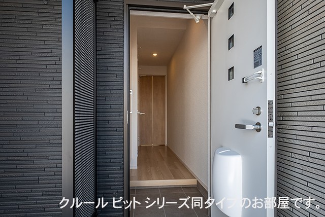 玄関　同一施工別部屋写真