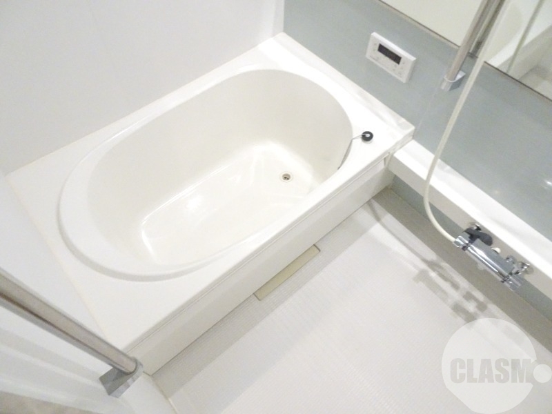 バス・シャワールーム　浴室乾燥機＆追焚機能付き広々バスルーム♪