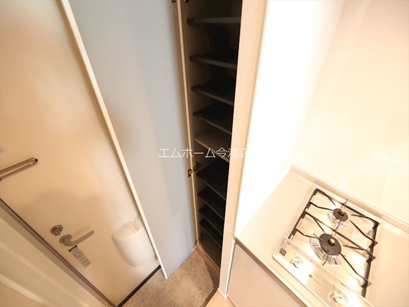 玄関　玄関　シューズボックス付　同仕様写真