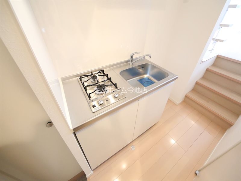 キッチン　システムキッチン（ガス2口グリル付）同仕様写真