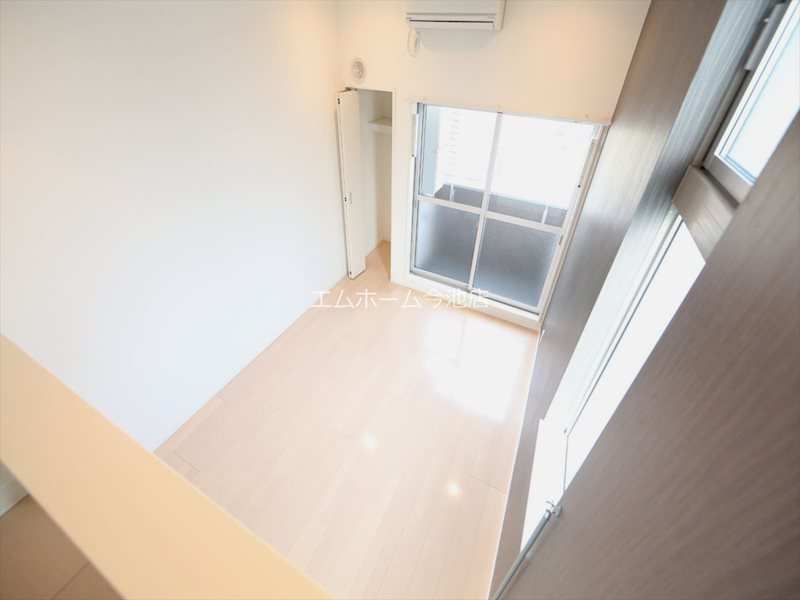 バルコニー　洋室6.0帖　エアコン付　同仕様写真