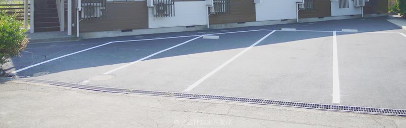 駐車場　敷地外駐車場ございます。