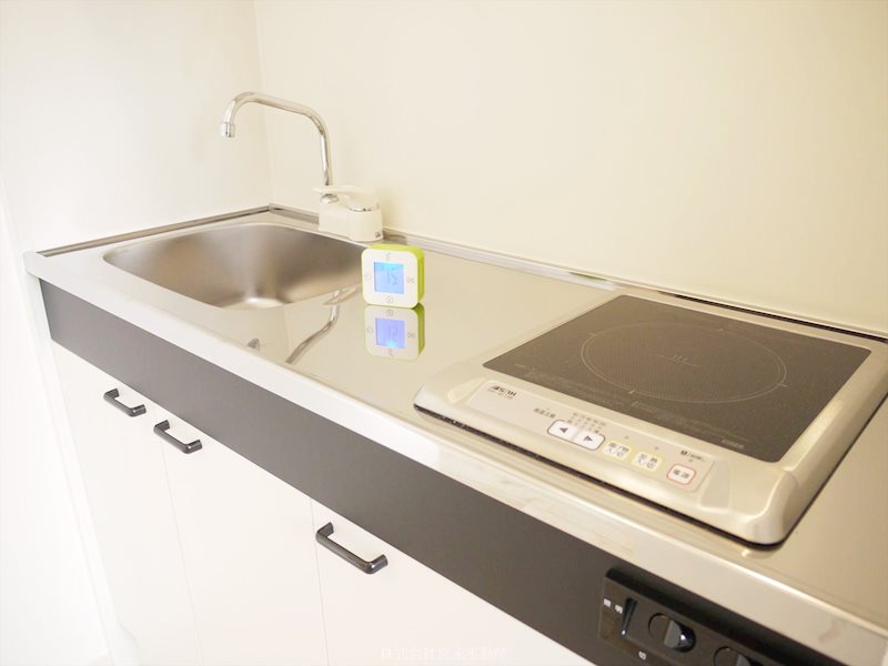 キッチン　IHクッキングヒーター付き。（同様の仕様です）