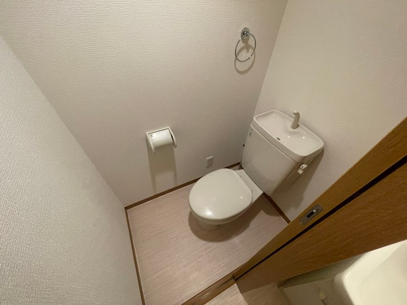 トイレ　別部屋参考になります