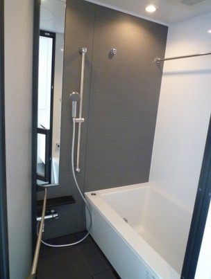 バス・シャワールーム　同タイプのお写真です（色合いが異なる場合が御座います）