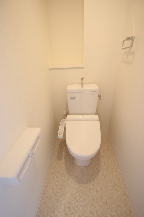 トイレ　温水洗浄暖房便座