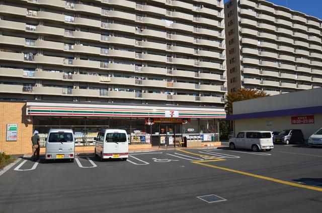 コンビニ　セブンイレブン（コンビニ）まで600m