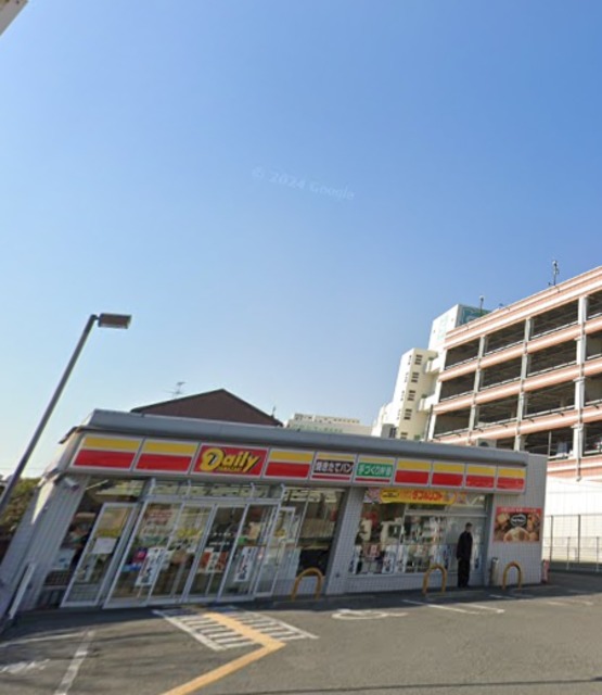 コンビニ　デイリーヤマザキ八尾泉2丁目店（コンビニ）まで689m
