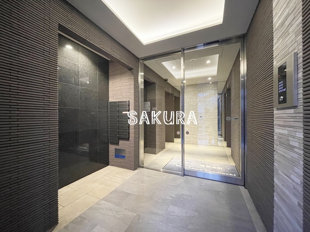 エントランス　帰りが楽しみになる重厚感あるエントランスです♪