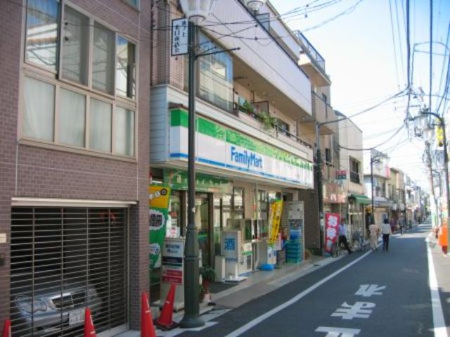 コンビニ　ファミリーマート池ノ上駅北口店（コンビニ）まで134m