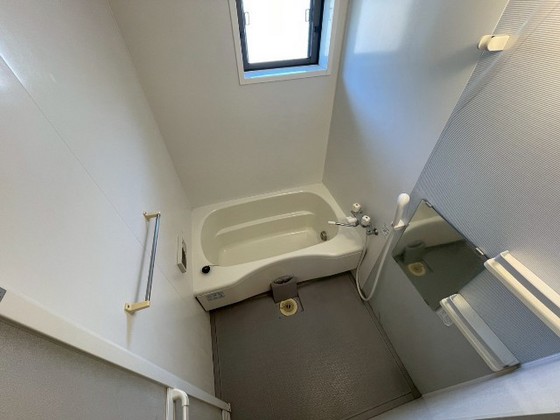 バス・シャワールーム　※別部屋の写真です