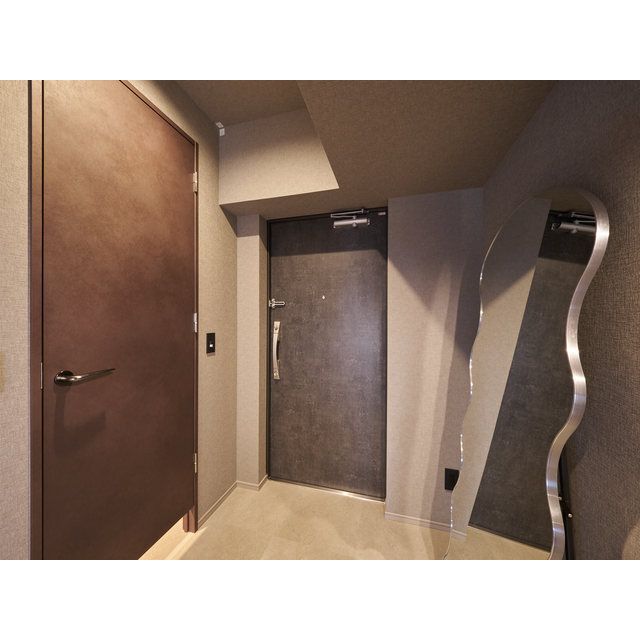 玄関　家具・家電の備え付けはありません