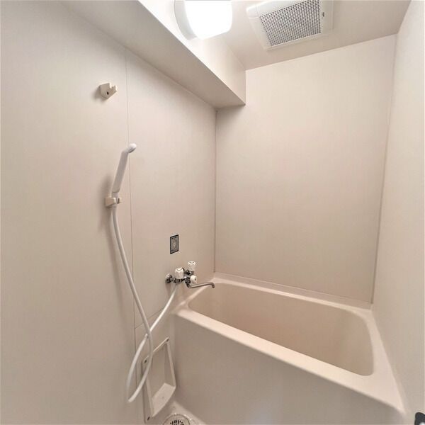 バス・シャワールーム　ゆったり過ごせるお風呂です