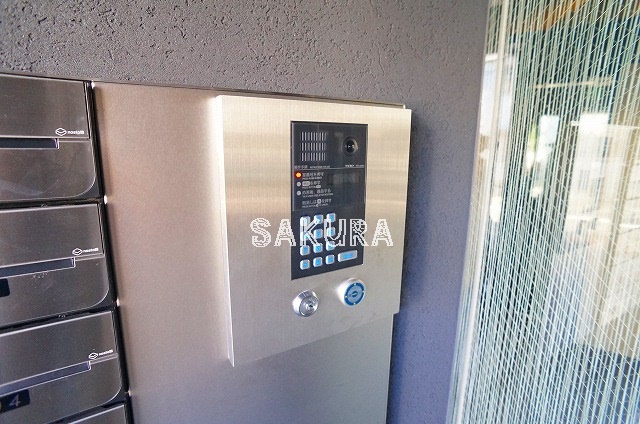 セキュリティ　不審者、勧誘員をシャットアウトできるオートロックです♪