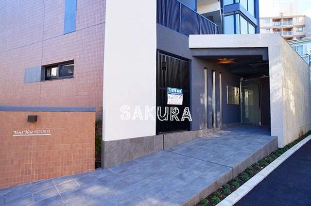 エントランス　帰りが楽しみになる重厚感あるエントランスです♪