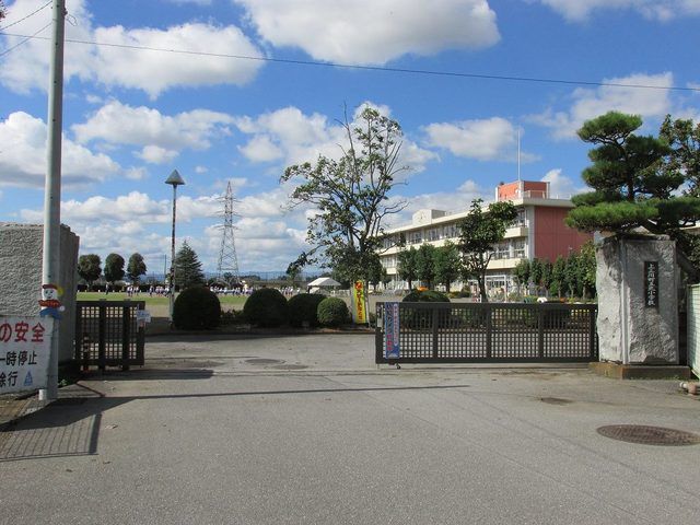 小学校　上三川町立北小学校（小学校）まで380m