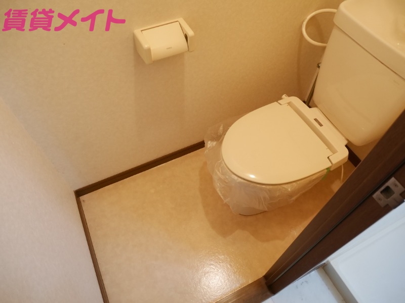 トイレ　別部屋参考写真です。