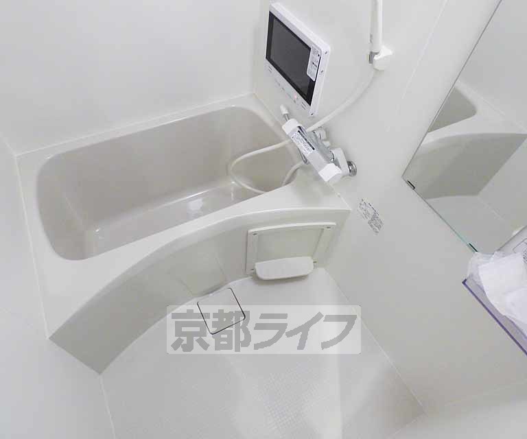 バス・シャワールーム　きれいな浴室です。