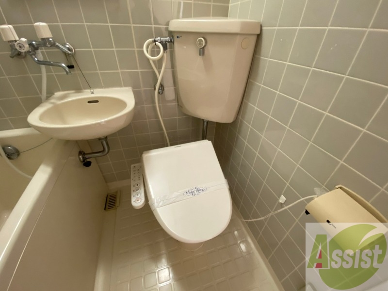 トイレ　こちらはトイレです。清潔感があり、安心して使用できます。