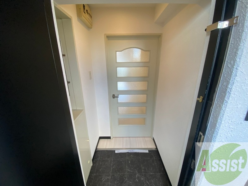 玄関　玄関の様子です。明るい印象ですね。気分もあがりそう。