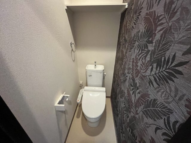 トイレ　温水洗浄便座機能付きのトイレです♪