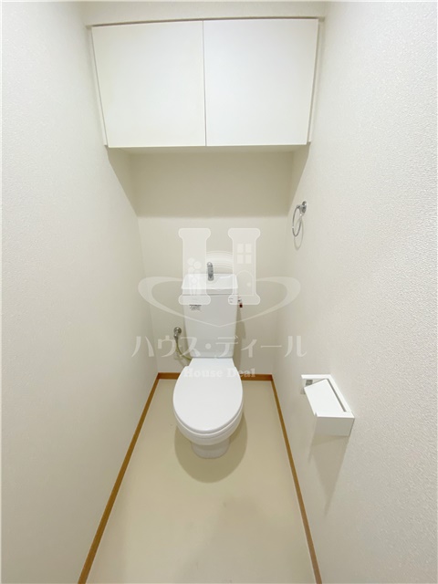 トイレ　別号室参考写真です