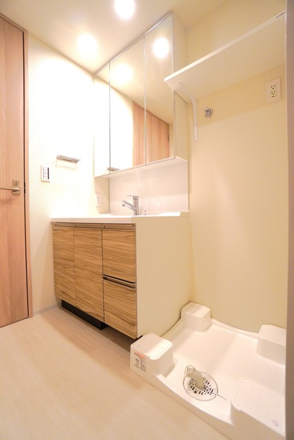 洗面設備　※写真は同タイプ住戸です。