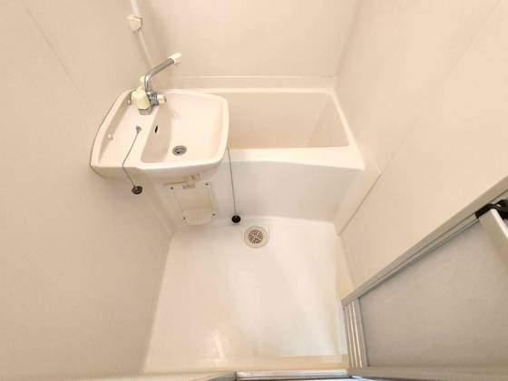 バス・シャワールーム　＊別号室の写真です