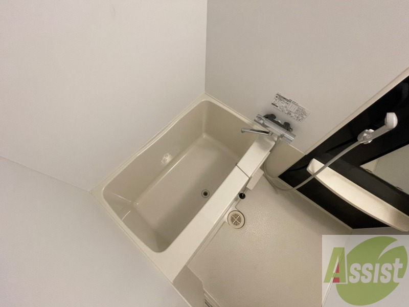 バス・シャワールーム　お風呂になります。一日の疲れを癒してくださいね。