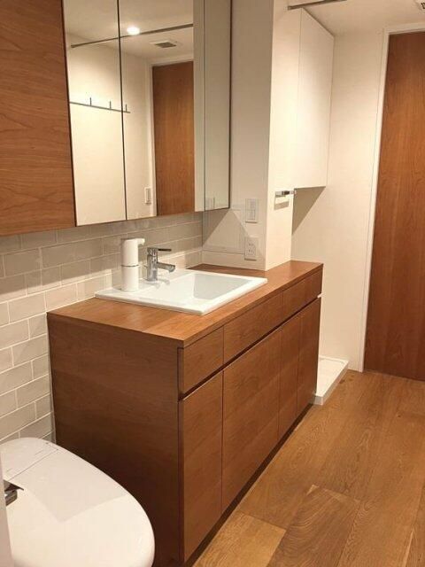 洗面設備　使いやすい洗面所です