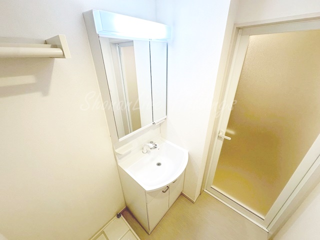 洗面設備　シャワー付き洗面台♪