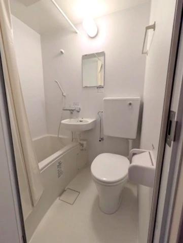 トイレ　お風呂・トイレ新品交換済み！