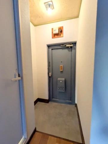 玄関　玄関からの様子