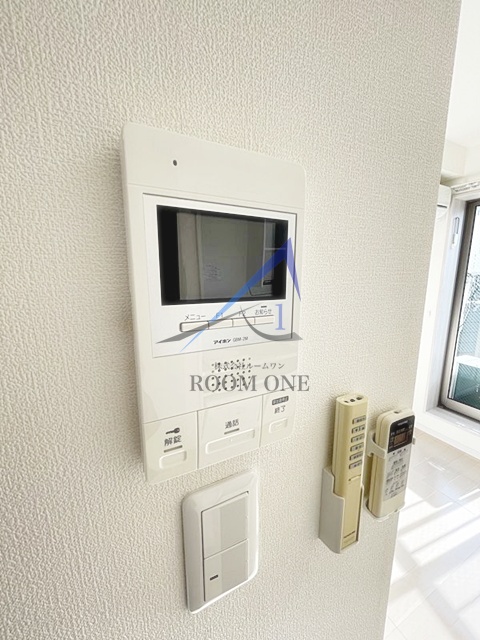 セキュリティ　モニター付きインターホンです。