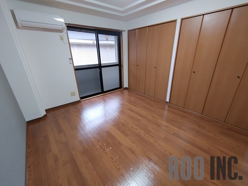 居室・リビング　写真は反転のお部屋です