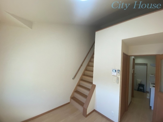 居室・リビング　別部屋参考写真です