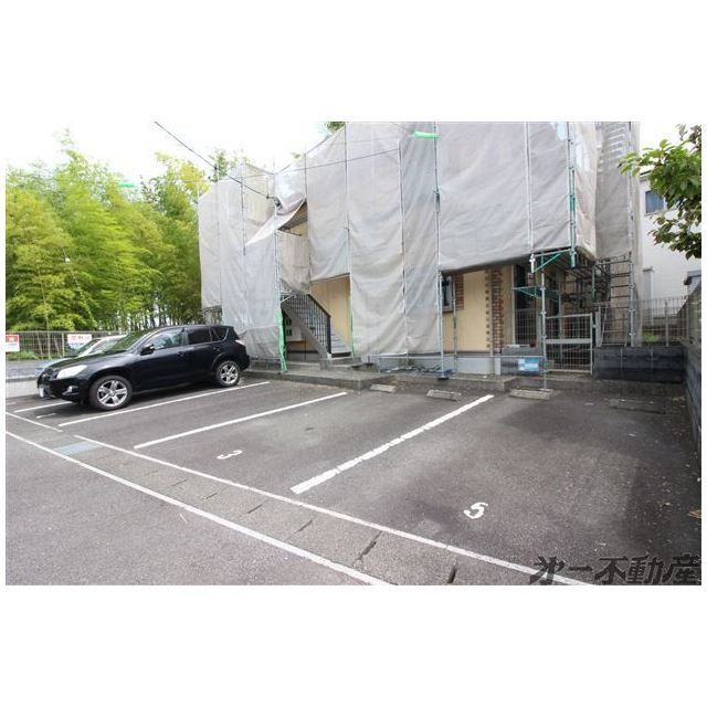 駐車場　駐車場