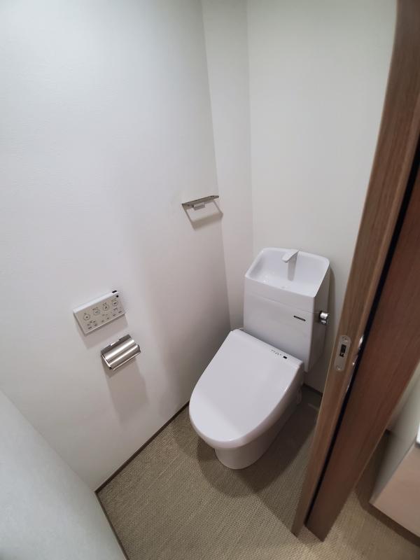 トイレ　トイレ