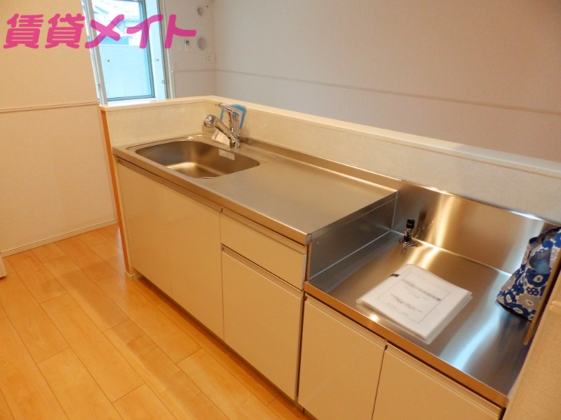 キッチン　同型参考写真です。