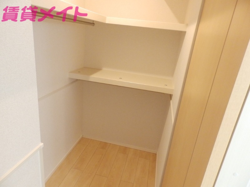 収納　同型参考写真です。