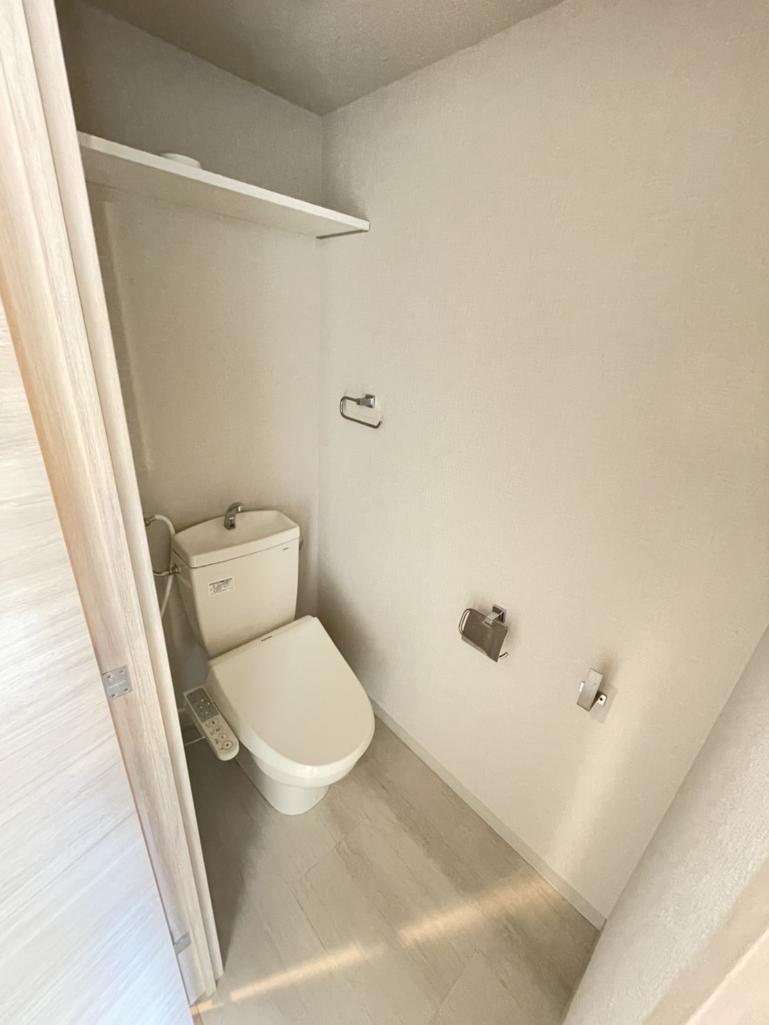 トイレ　他号室のお写真です。参考にご覧ください。