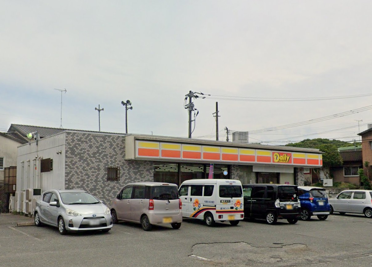コンビニ　デイリーヤマザキ飯塚伊岐須店（コンビニ）まで799m