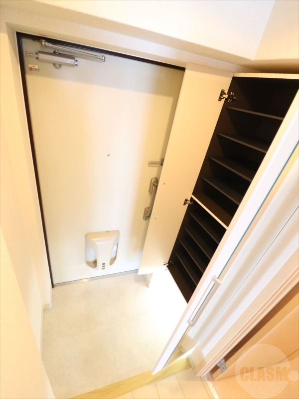 玄関　シューズボックス付きの玄関