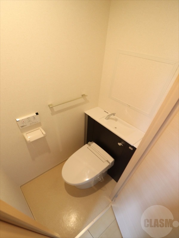 トイレ　温水洗浄便座