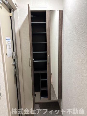 玄関　シューズボックス