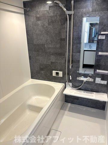 バス・シャワールーム　追い焚き機能付き