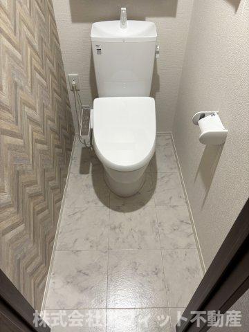 トイレ　温水洗浄暖房便座