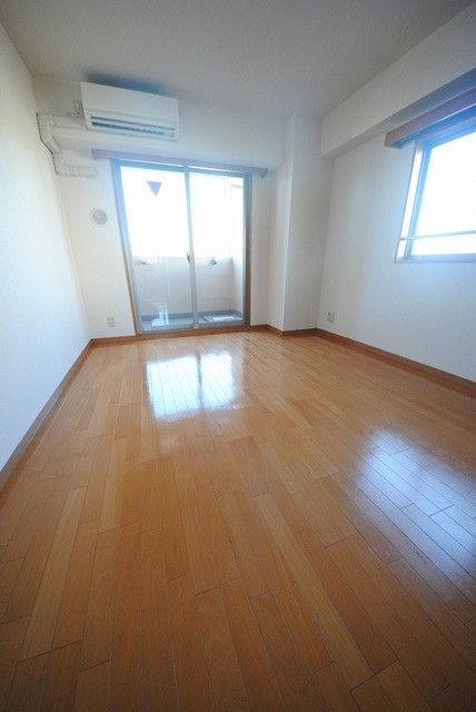 居室・リビング　写真は６０４号室