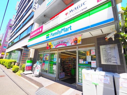コンビニ　ファミリーマート 鶴屋町店（コンビニ）まで516m