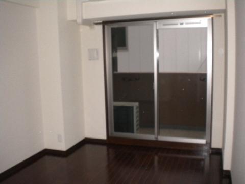 居室・リビング　室内